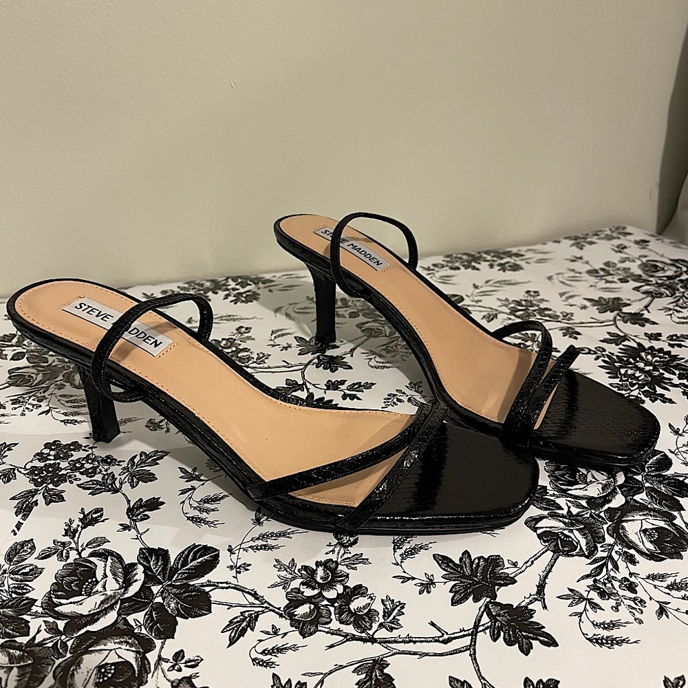 Steve Madden Black Croc Kitten Heel
